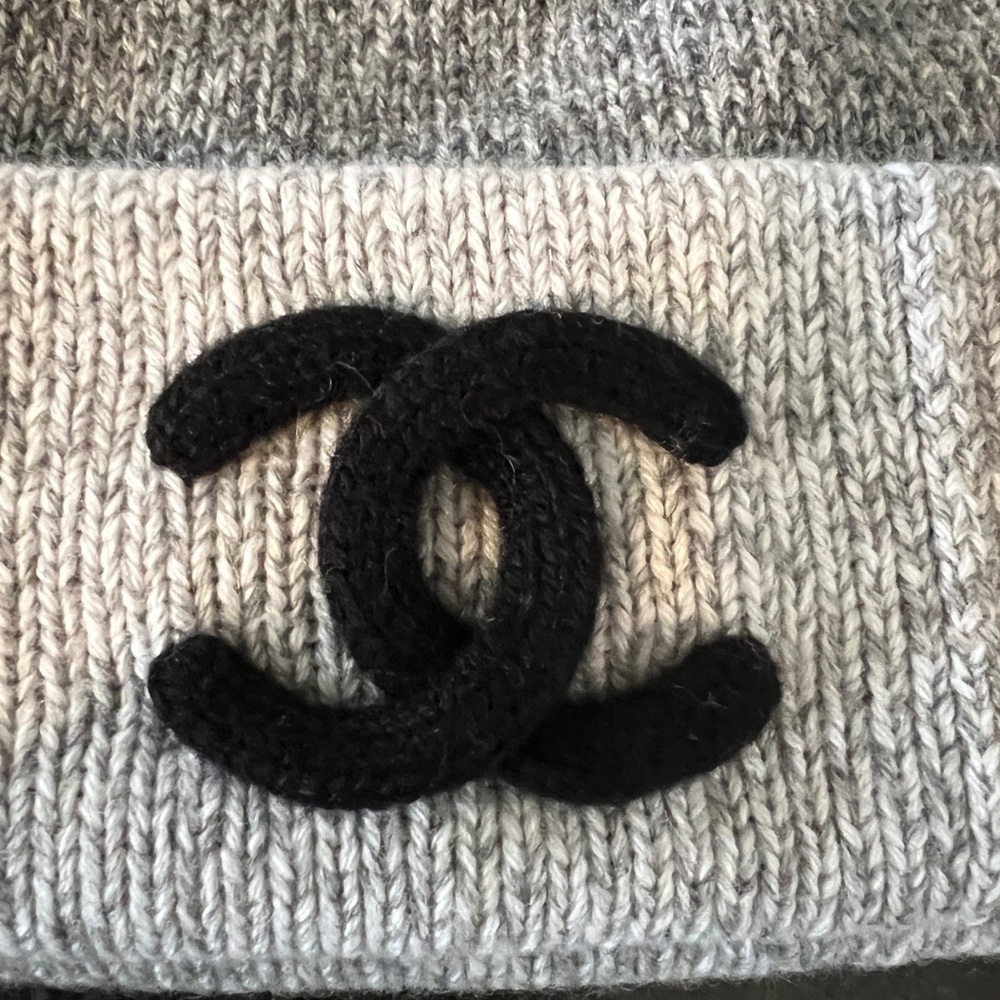 Brand New Authentic Chanel Beanie 25K Black & Grey Unisex One Size SOLD OUT!! - Picture 6 of 8